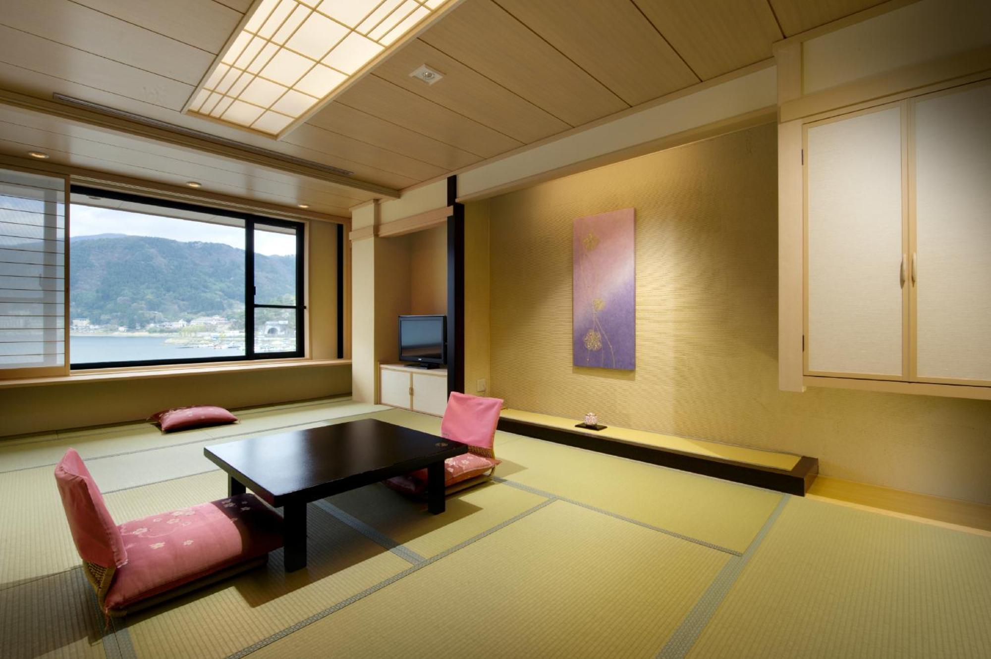 Fujikawaguchiko Onsen Konanso Hotell Eksteriør bilde A traditional Japanese room