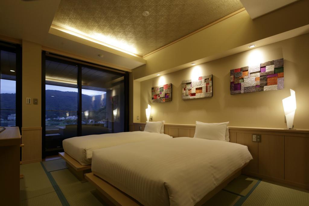 Fujikawaguchiko Onsen Konanso Hotell Eksteriør bilde A room at the hotel