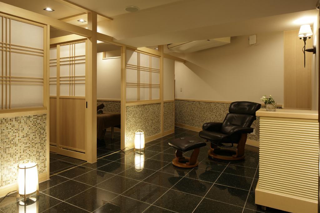 Fujikawaguchiko Onsen Konanso Hotell Eksteriør bilde A Japanese-style foot massage parlor