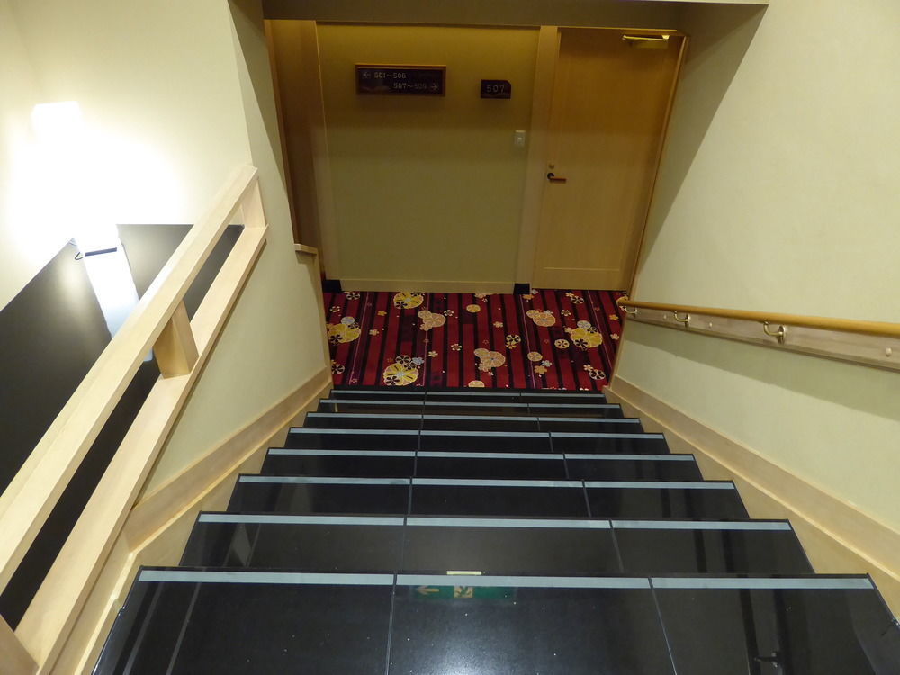 Fujikawaguchiko Onsen Konanso Hotell Eksteriør bilde Stairs in the hotel